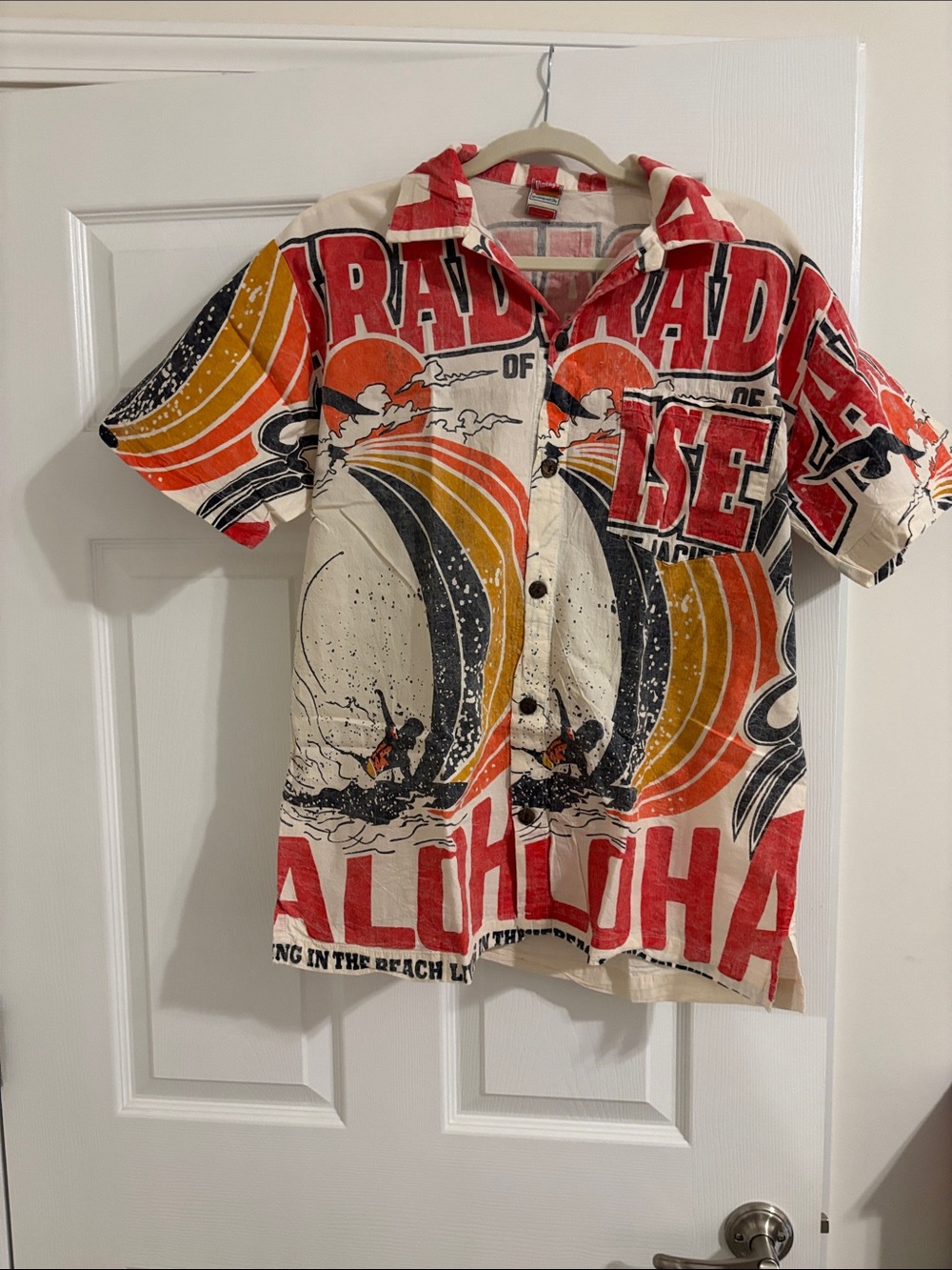 Vintage-Inspired Aloha Surf Short-Sleeve Shirt - Red & Yellow